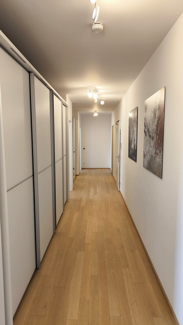 Großzügige 3 Zimmer Wohnung zentral Wiesbaden / 2 Bäder + Tiefgaragenstellplatz / Wilhelms IX – Rheinstr. 11, 65189 Wiesbaden – Vorschaubild 3