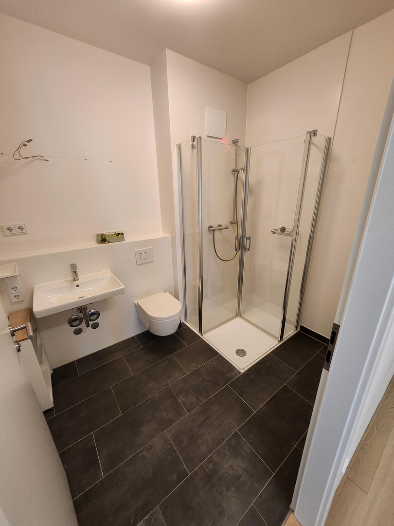 Großzügige 3 Zimmer Wohnung zentral Wiesbaden / 2 Bäder + Tiefgaragenstellplatz / Wilhelms IX – Rheinstr. 11, 65189 Wiesbaden – Vorschaubild 13