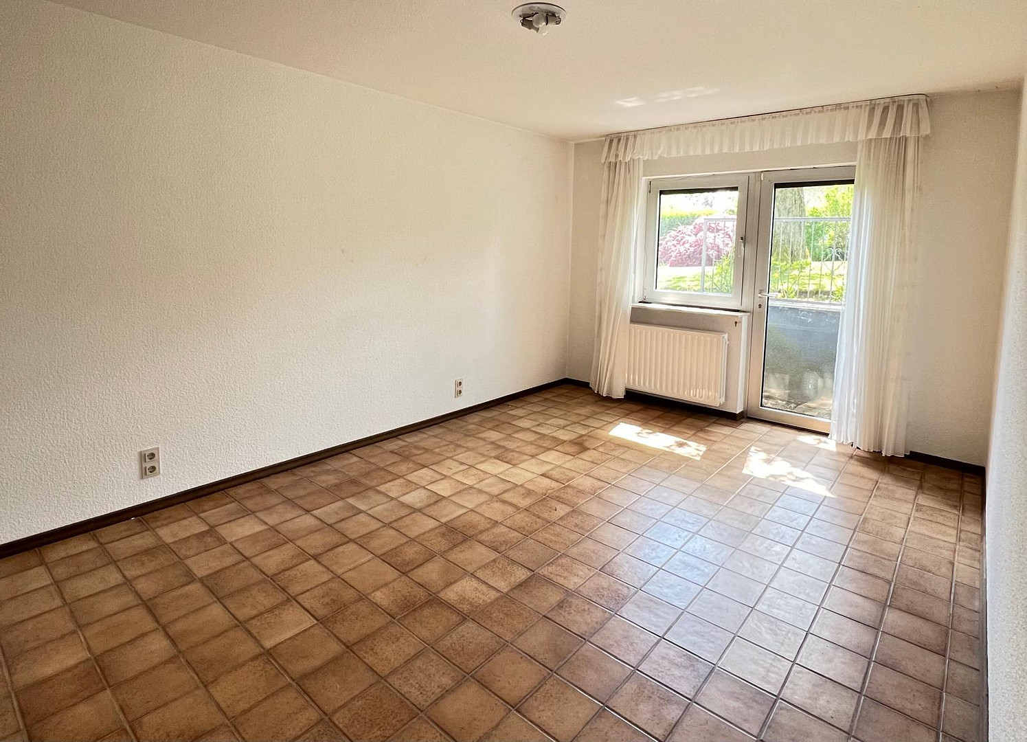 **Ihr neues Zuhause! - Einfamilienhaus mit Einliegerwohnung in ruhiger Lage** – Glashütten-Schloßborn(Schloßborn) – Vorschaubild 5