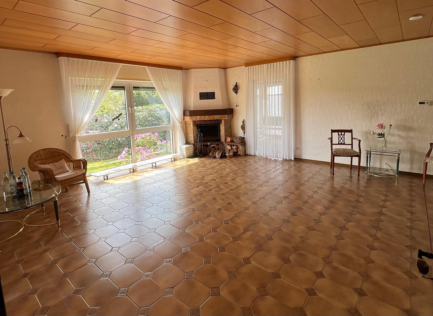 **Ihr neues Zuhause! - Einfamilienhaus mit Einliegerwohnung in ruhiger Lage** – Glashütten-Schloßborn(Schloßborn) – Vorschaubild 4