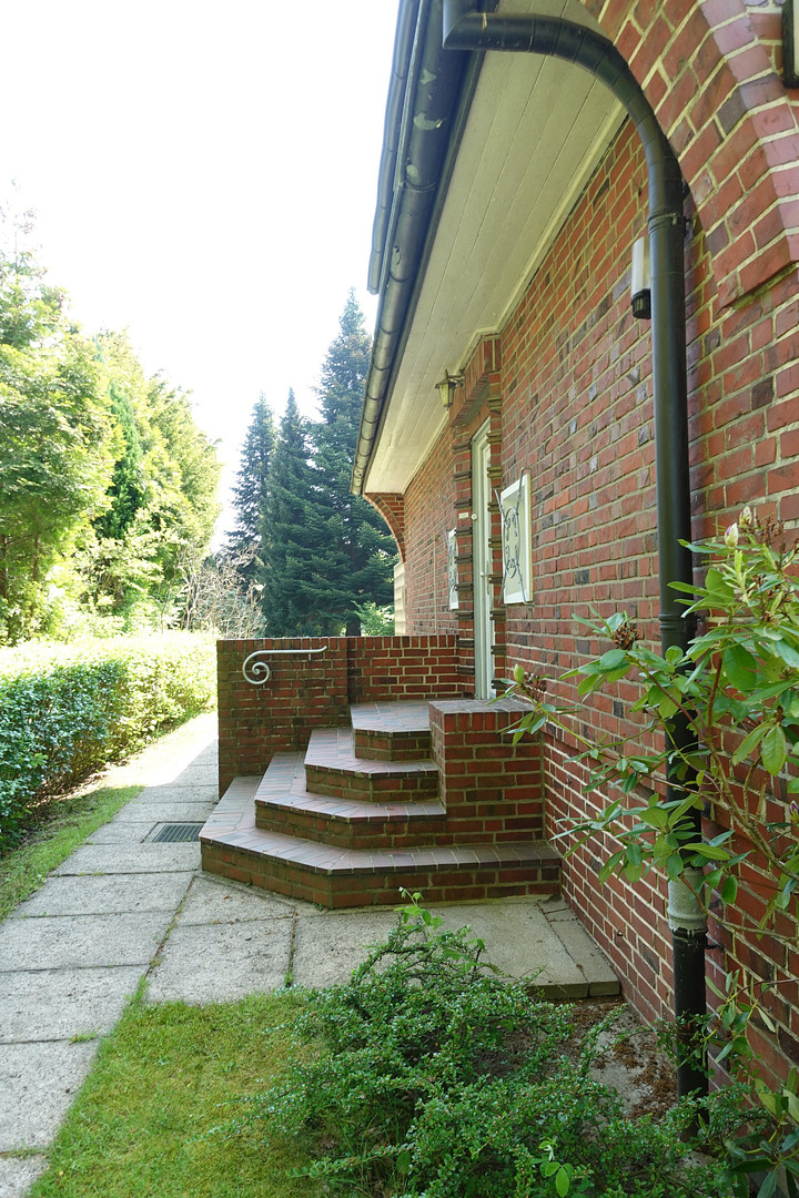 Familienfreundliche Rotklinkervilla auf großem Grundstück in  Wellingsbüttel – Hamburg(Wellingsbüttel) – Vorschaubild 7