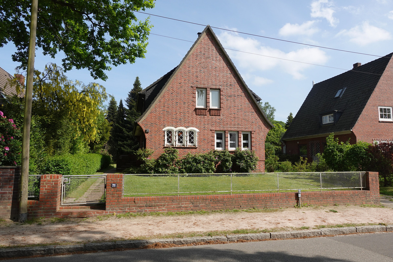 Familienfreundliche Rotklinkervilla auf großem Grundstück in  Wellingsbüttel – Hamburg(Wellingsbüttel) – Vorschaubild 3