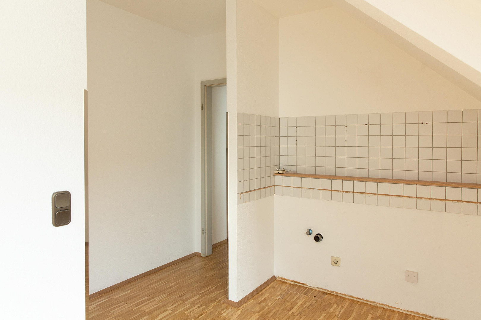 Tolle moderne DG Wohnung – Hagen – Vorschaubild 2