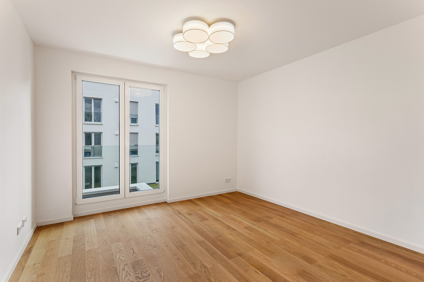 Exklusives Einfamilienhaus mit hochwertiger Ausstattung, Garage und Garten - ab 01.09.2026 – Auf den Gänseweisen 24a, 65835 Liederbach am Taunus – Vorschaubild 9