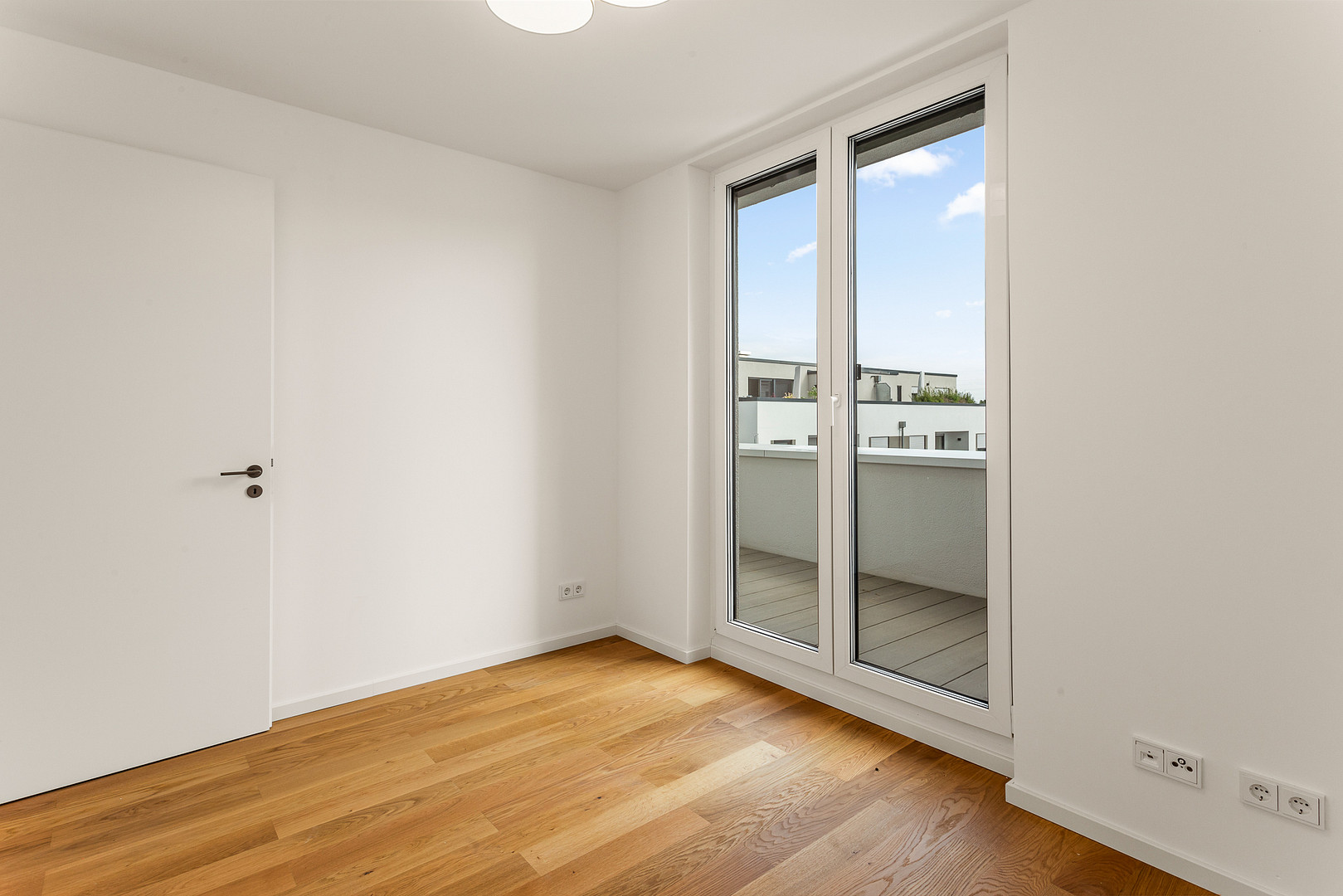 Exklusives Einfamilienhaus mit hochwertiger Ausstattung, Garage und Garten - ab 01.09.2026 – Auf den Gänseweisen 24a, 65835 Liederbach am Taunus – Vorschaubild 16