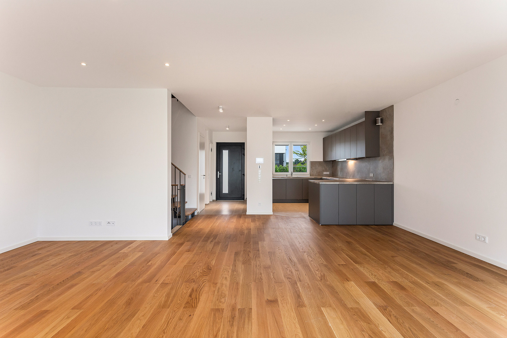 Exklusives Einfamilienhaus mit hochwertiger Ausstattung, Garage und Garten - ab 01.09.2026 – Auf den Gänseweisen 24a, 65835 Liederbach am Taunus – Vorschaubild 7