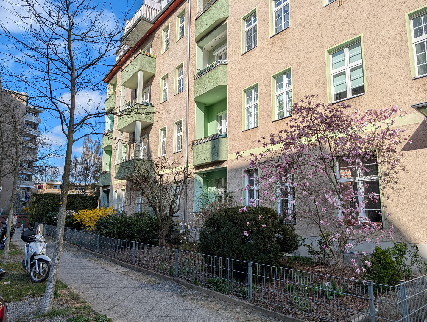 (provisions- u. bezugsfrei) Traumhafte, renovierte 4 Zimmer-Wohnung mit großer Dachterrasse – Berlin(Lankwitz) – Vorschaubild 7