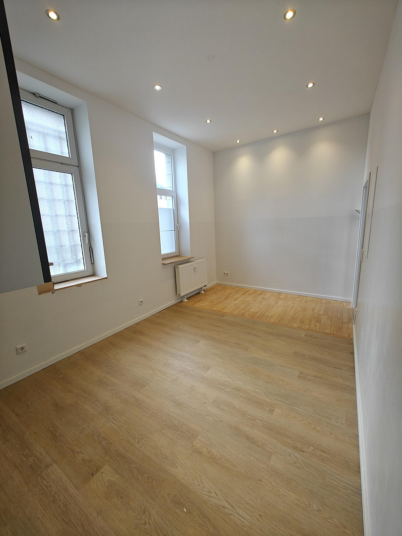 Geräumige 66 m² 2-Zimmer-Wohnung kernsaniert | 1. OG | Parkett/Vinyl & neues Vollbad | Uerdingen – Niederstraße 62, 47829 Krefeld(Uerdingen) – Vorschaubild 2