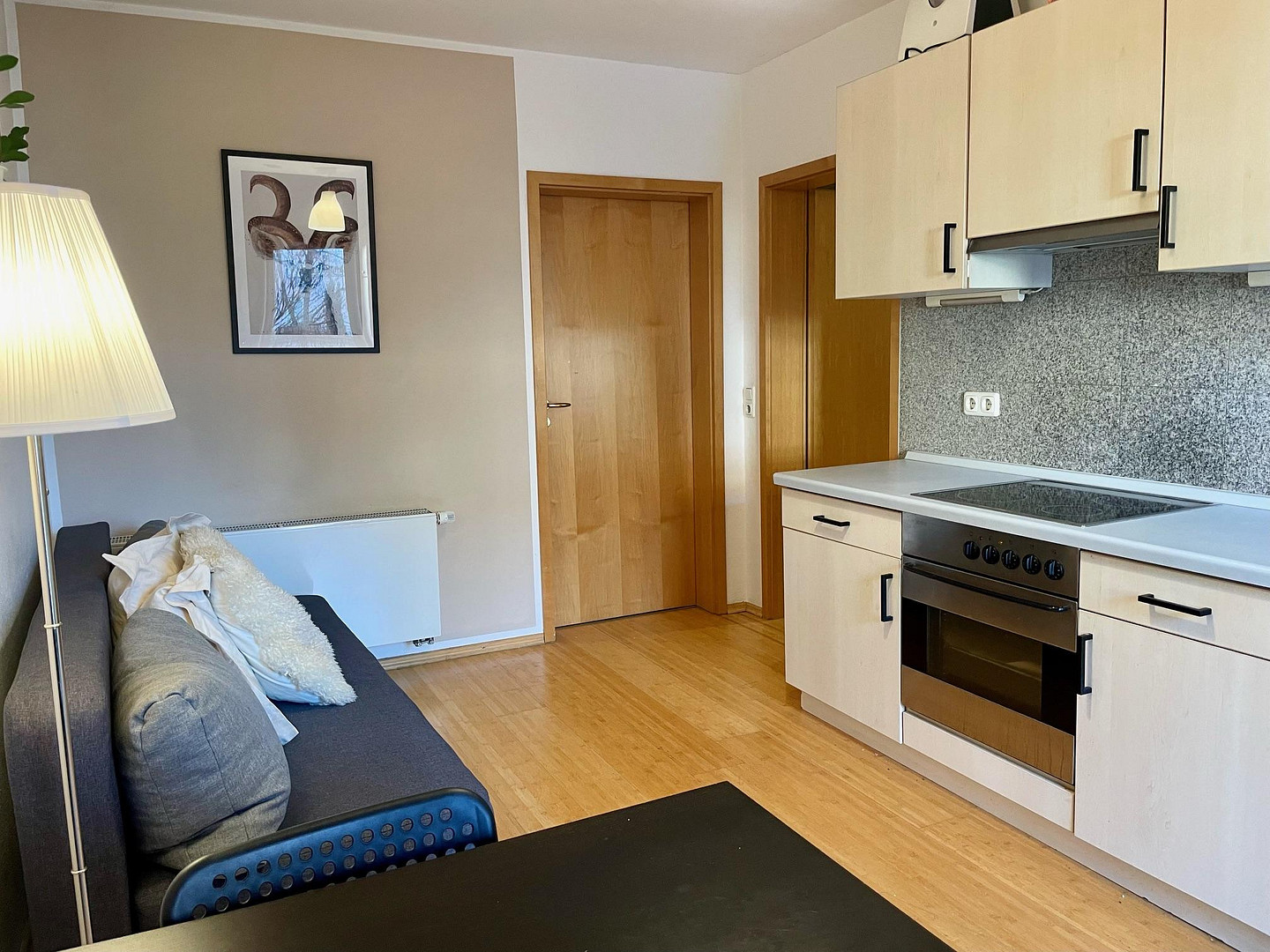 2,5 Zimmer hell, charmant, zentral mit  West-Südbalkon in München Laim – Fürstenriederstraße 8, 80687 München(Laim) – Vorschaubild 2