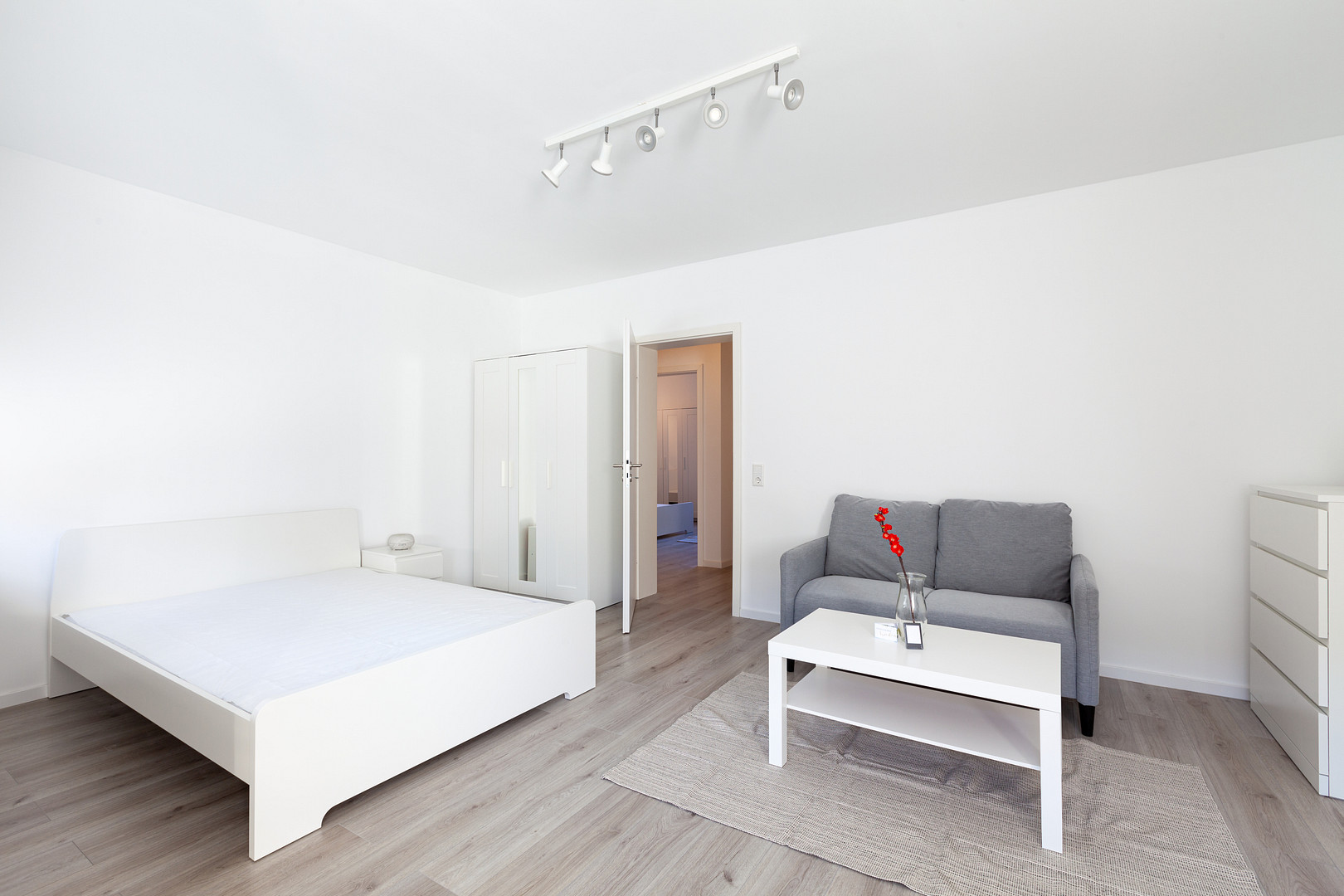 Möblierte 2-Zimmer-Wohnung in Kassel-Nord-Holland – saniert, mit Balkon und WG-geeignet