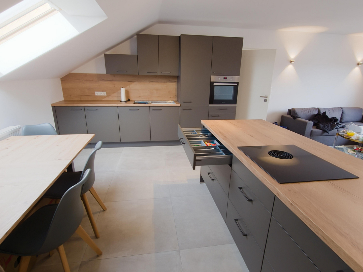 Modern, stilvolles Penthouse  mit guter Anbindung an die Münchner Innenstadt und Augsburg – Olching bei München(Neu-Esting) – Vorschaubild 2