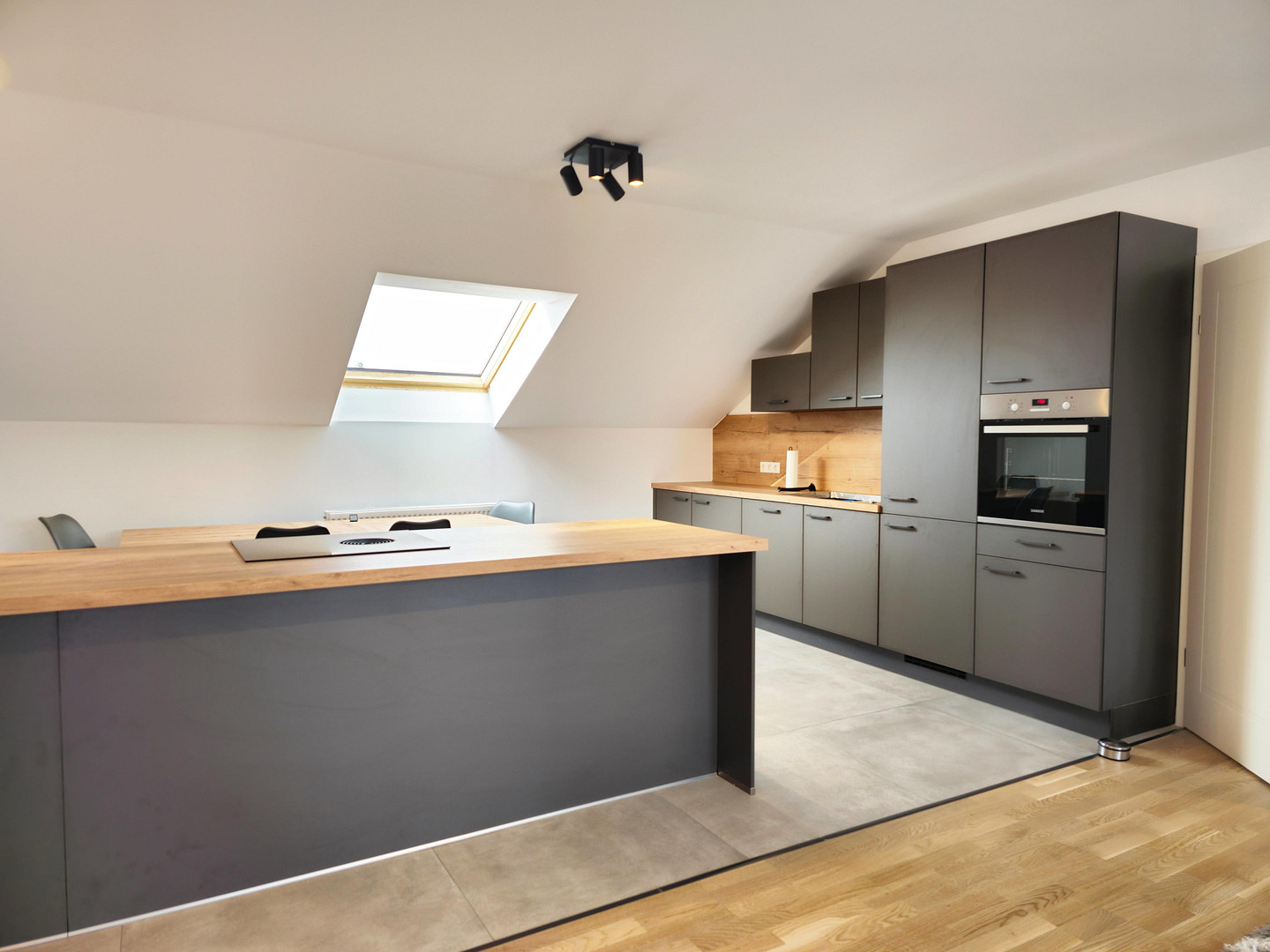 Modern, stilvolles Penthouse  mit guter Anbindung an die Münchner Innenstadt und Augsburg – Olching bei München(Neu-Esting) – Vorschaubild 3