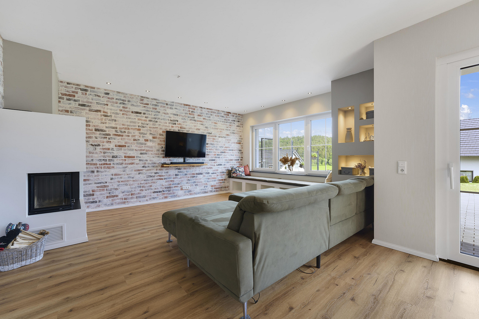 Exklusives und junges EFH mit Ferien-/Einliegerwohnung **provisionsfrei** – Willingen – Vorschaubild 3