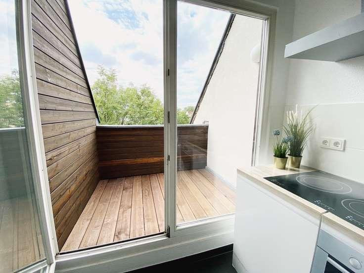 Helle 2-Zimmer-Dachgeschosswohnung mit Loggia & charmanten Holzbalken – 4299 Leipzig(Reudnitz-Thonberg) – Vorschaubild 3