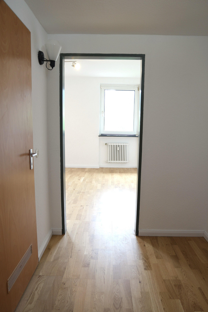 Prov.frei! 1-Zi Altstadt-Wohnung mit Dreisamblick an der Uni! – 79098 Freiburg(Altstadt) – Vorschaubild 5