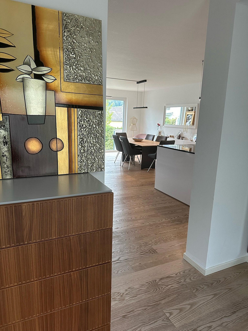 Exklusives Gartenhofhaus mit Garten, 2 Tiefgaragenstellplätzen und moderner Energietechnik – Wiesbaden(Naurod) – Vorschaubild 5