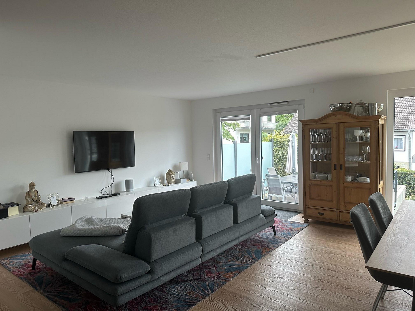 Exklusives Gartenhofhaus mit Garten, 2 Tiefgaragenstellplätzen und moderner Energietechnik – Wiesbaden(Naurod) – Vorschaubild 4
