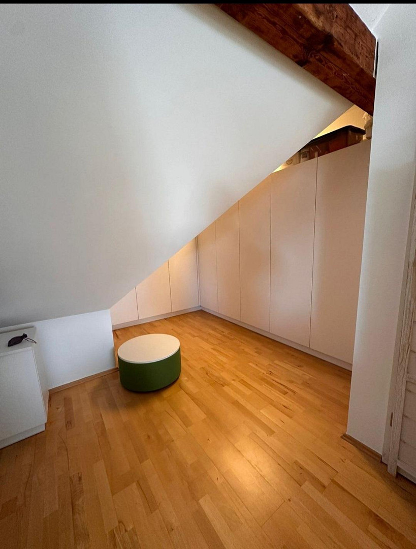 Hochwertig sanierte Maisonette-Wohnung mit 3 Zimmern, Garten und Stellplatz inklusive – 63069 Offenbach am Main – Vorschaubild 3