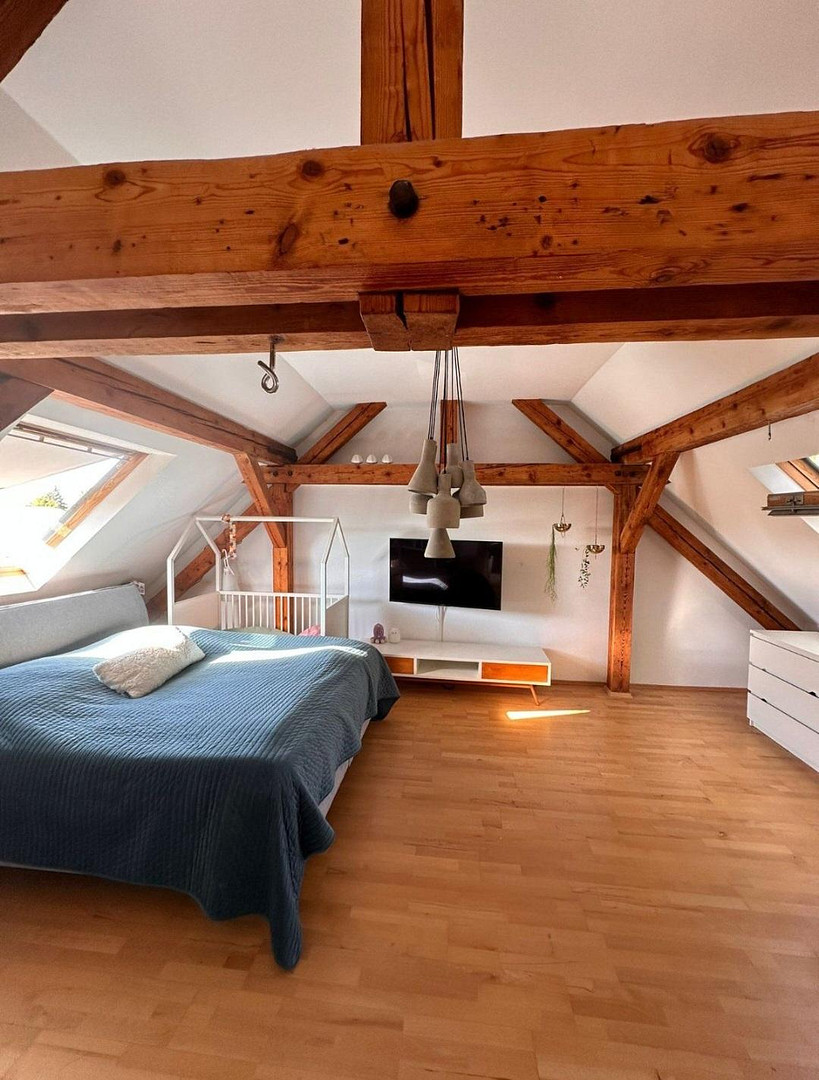 Hochwertig sanierte Maisonette-Wohnung mit 3 Zimmern, Garten und Stellplatz inklusive – 63069 Offenbach am Main – Vorschaubild 2