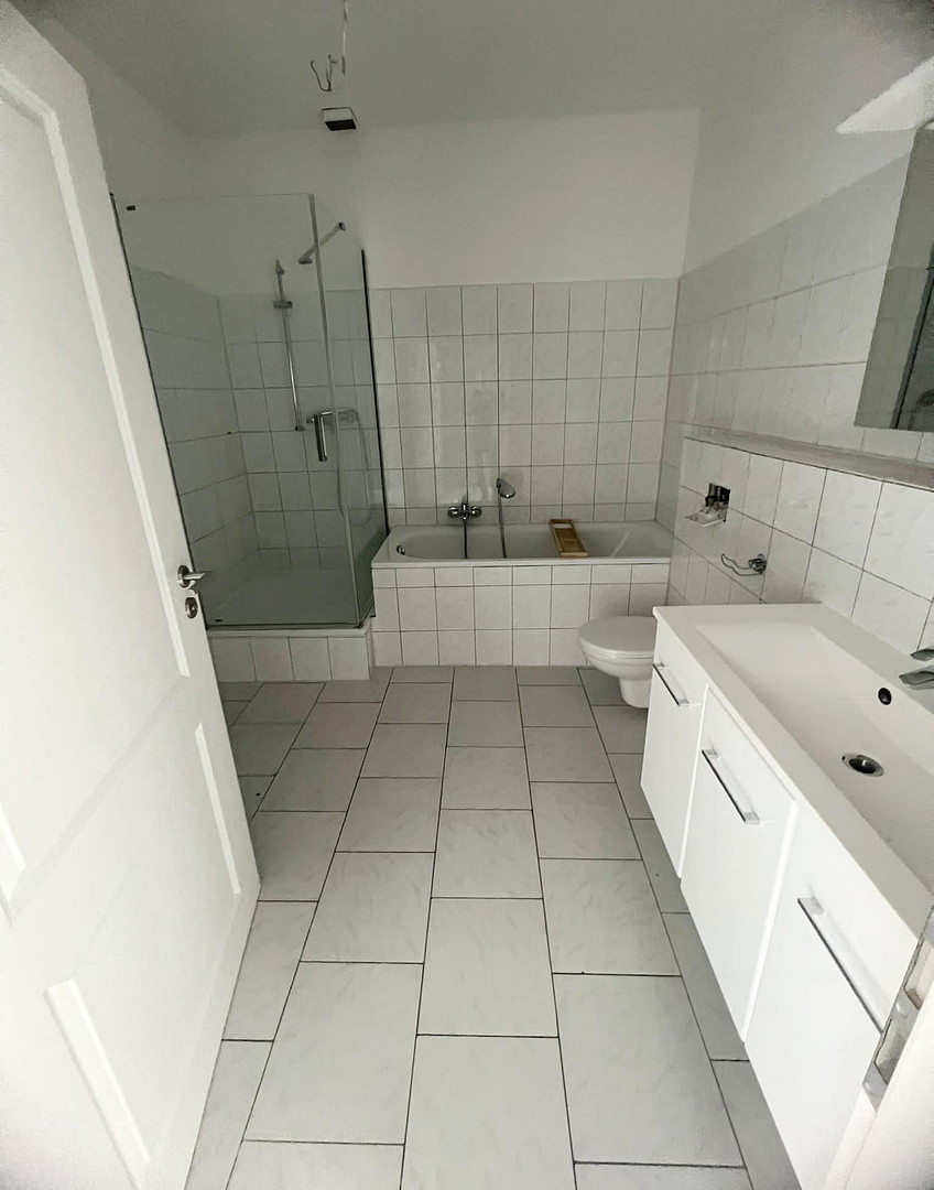 Provisionsfreies Wohn- und Geschäftshaus in Toplage Giesenkirchen – Direkt vom Eigentümer – Konstantinplatz.5, 41238 Nordrhein-Westfalen - Mönchengladbach(Giesenkirchen) – Vorschaubild 30