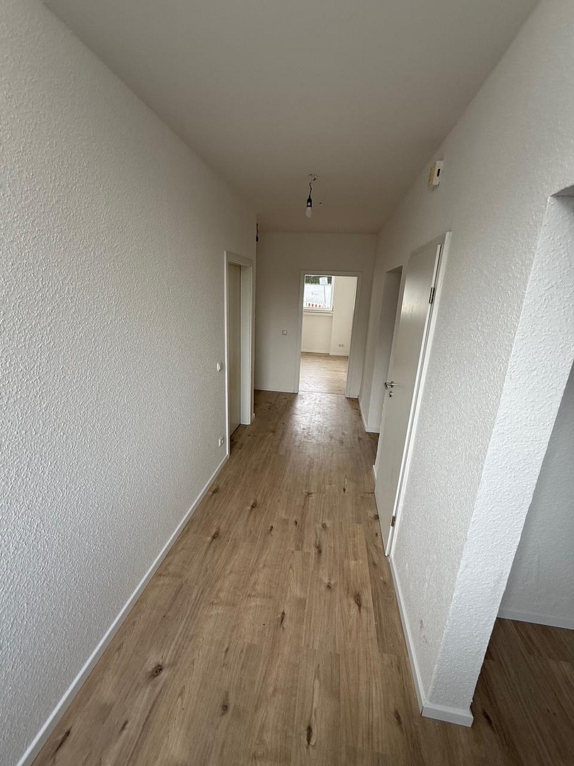 Provisionsfreies Wohn- und Geschäftshaus in Toplage Giesenkirchen – Direkt vom Eigentümer – Konstantinplatz.5, 41238 Nordrhein-Westfalen - Mönchengladbach(Giesenkirchen) – Vorschaubild 41