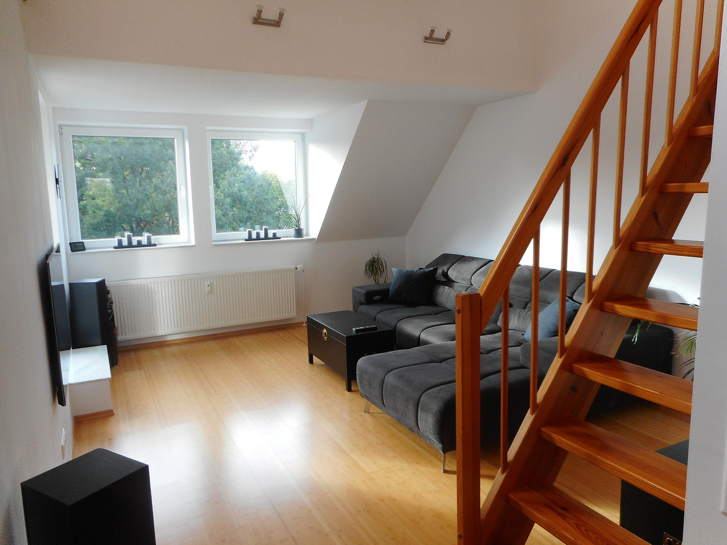 Helle voll möblierte Maisonette-Wohnung auf 2 Ebenen in ruhiger Lage in Hamburg-Eidelstedt – Pflugacker 17 b, 22523 Hamburg(Eidelstedt) – Vorschaubild 5