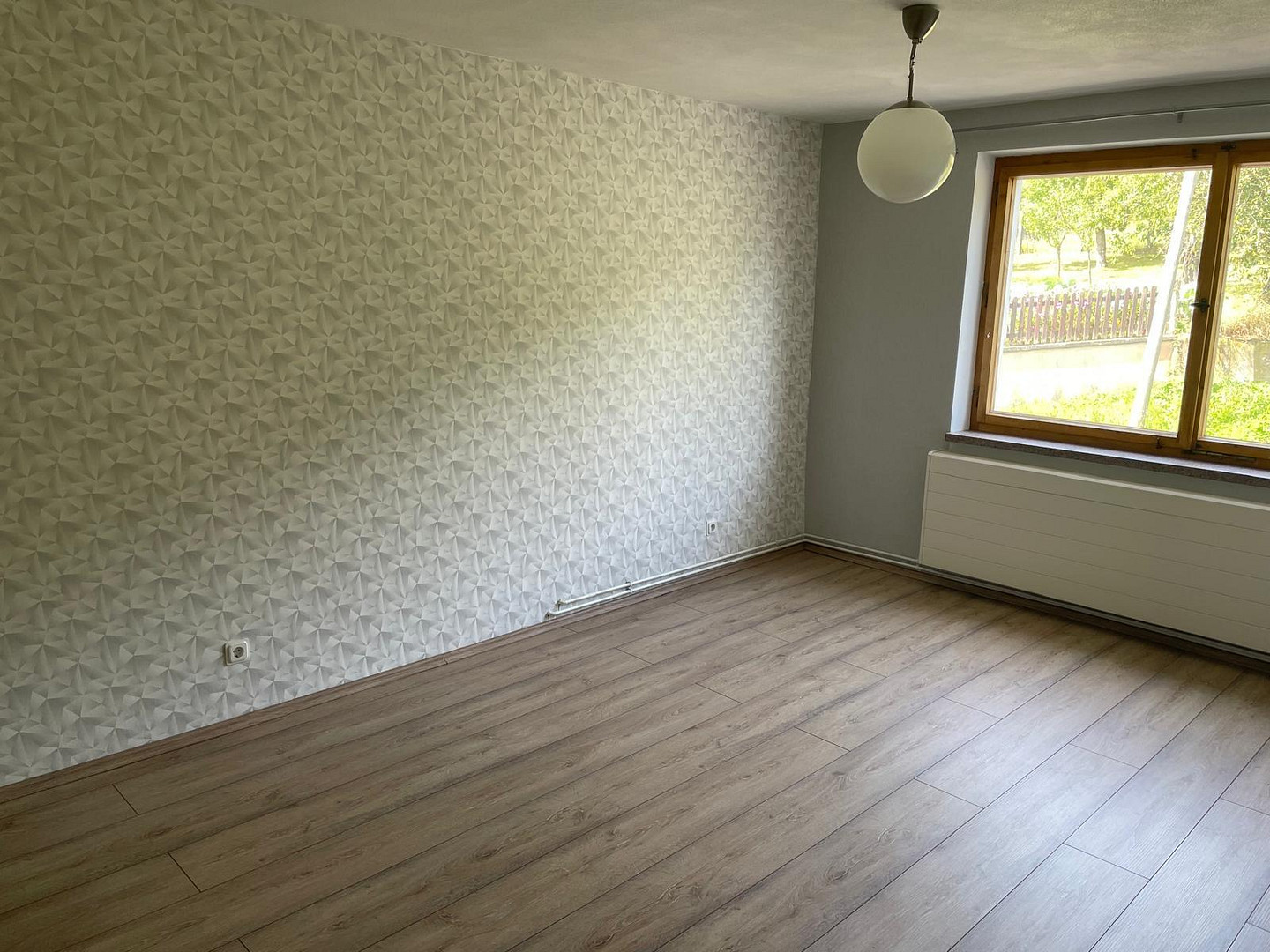 Charmantes 7-Zimmer-Einfamilienhaus mit Terrasse und Garten zu vermieten – 36419 Buttlar(Wenigentaft) – Vorschaubild 3