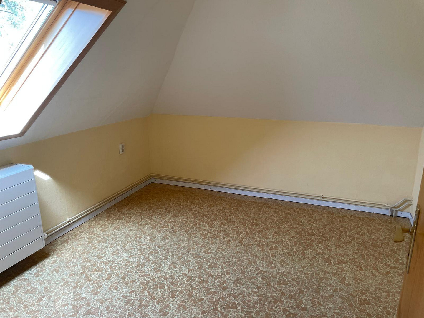 Charmantes 7-Zimmer-Einfamilienhaus mit Terrasse und Garten zu vermieten – 36419 Buttlar(Wenigentaft) – Vorschaubild 12