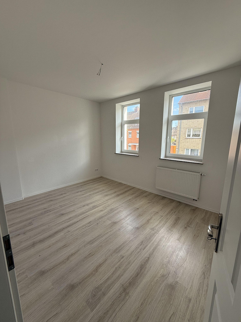 Moderne 2-Zimmer Wohnung im kernsanierten Mehrfamilienhaus – Zoppoter Straße 10, 27576 Bremerhaven(Klushof) – Vorschaubild 3