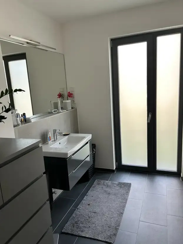 Moderne 75qm EG-Wohnung mit EBK und Terrasse – Am Klostergarten 12, 50858 Köln(Junkersdorf) – Vorschaubild 2