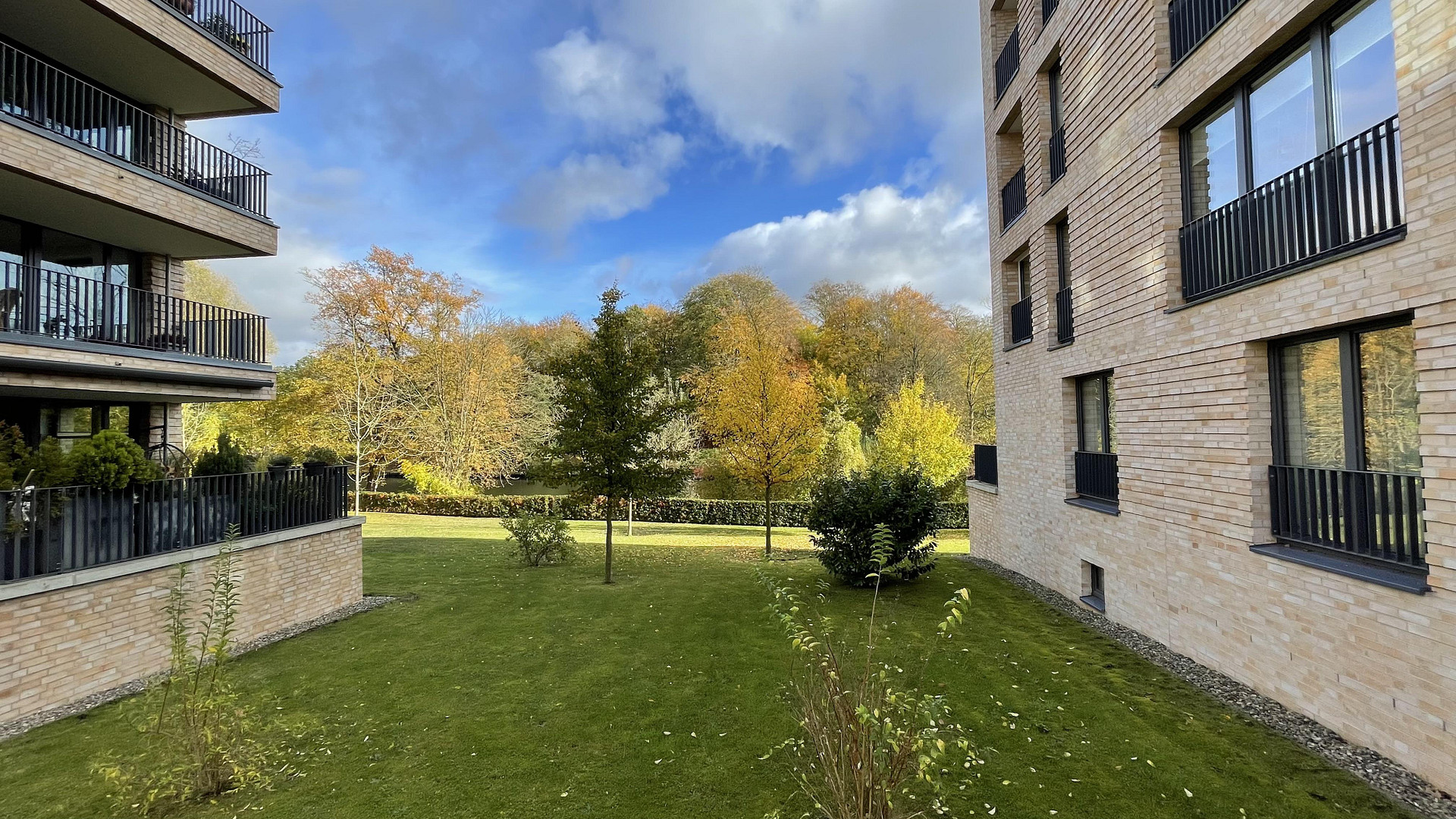 Exklusive 4-Zimmer Wohnung am Wallufer in Lübeck inkl. Tiefgaragenstellplatz zu verkaufen – Lübeck(Sankt Lorenz Süd) – Vorschaubild 3