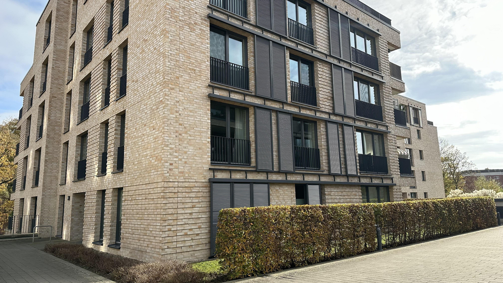 Exklusive 4-Zimmer Wohnung am Wallufer in Lübeck inkl. Tiefgaragenstellplatz zu verkaufen – Lübeck(Sankt Lorenz Süd) – Vorschaubild 2