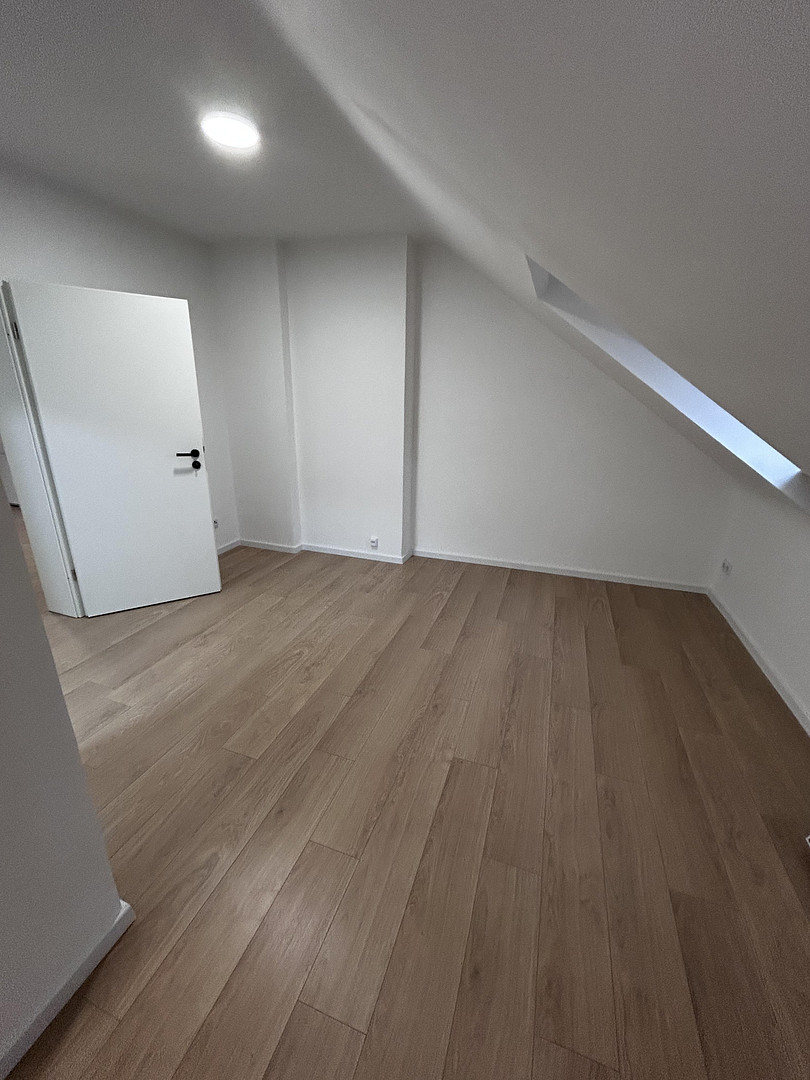Modernisierte Dachgeschosswohnung mit Charme – 2 Zimmer in Mönchengladbach-Rheydt – Gartenstraße 69, 41236 Mönchengladbach Rheydt(Rheydt) – Vorschaubild 4