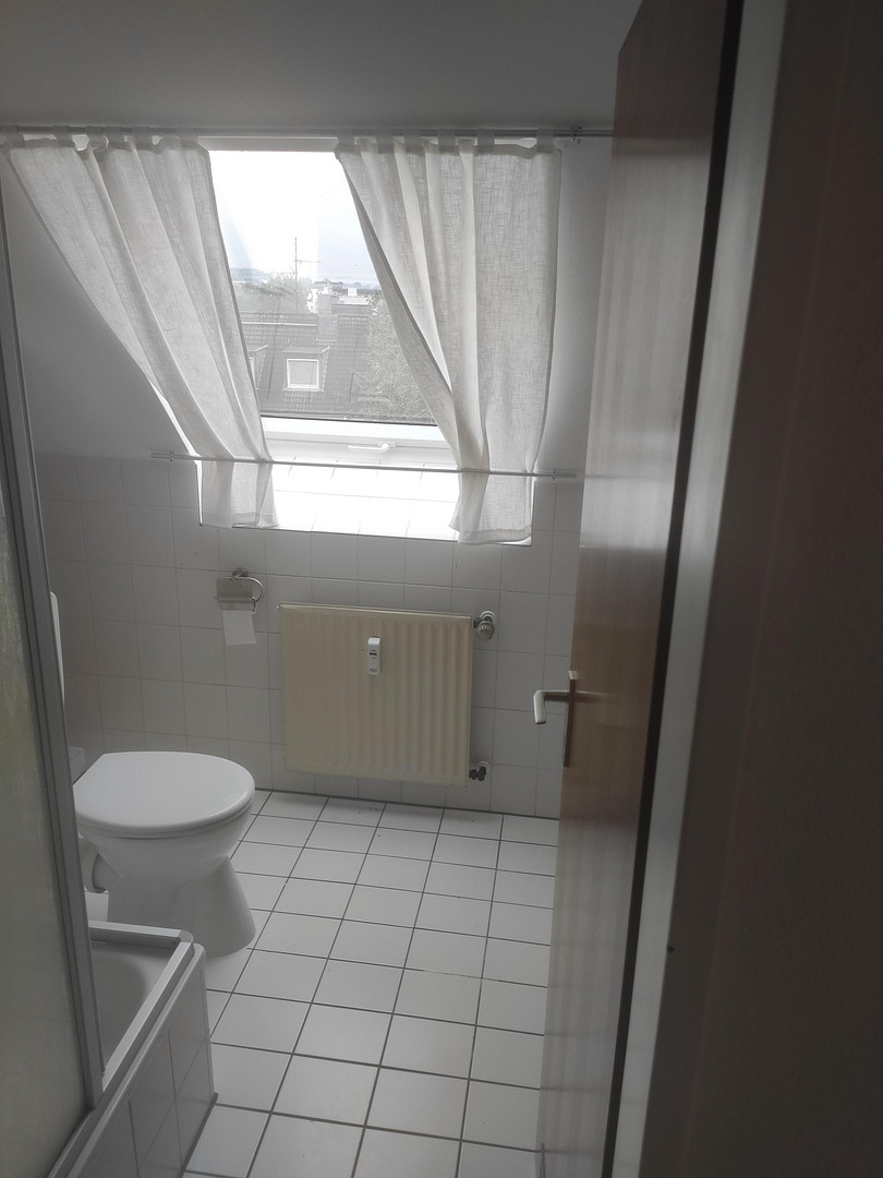 Zentrale aber ruhige 3-Zimmer Wohnung mit Einbauküche & Dachterrasse! – Peliserkerstraße 51, 52068 Aachen – Vorschaubild 8