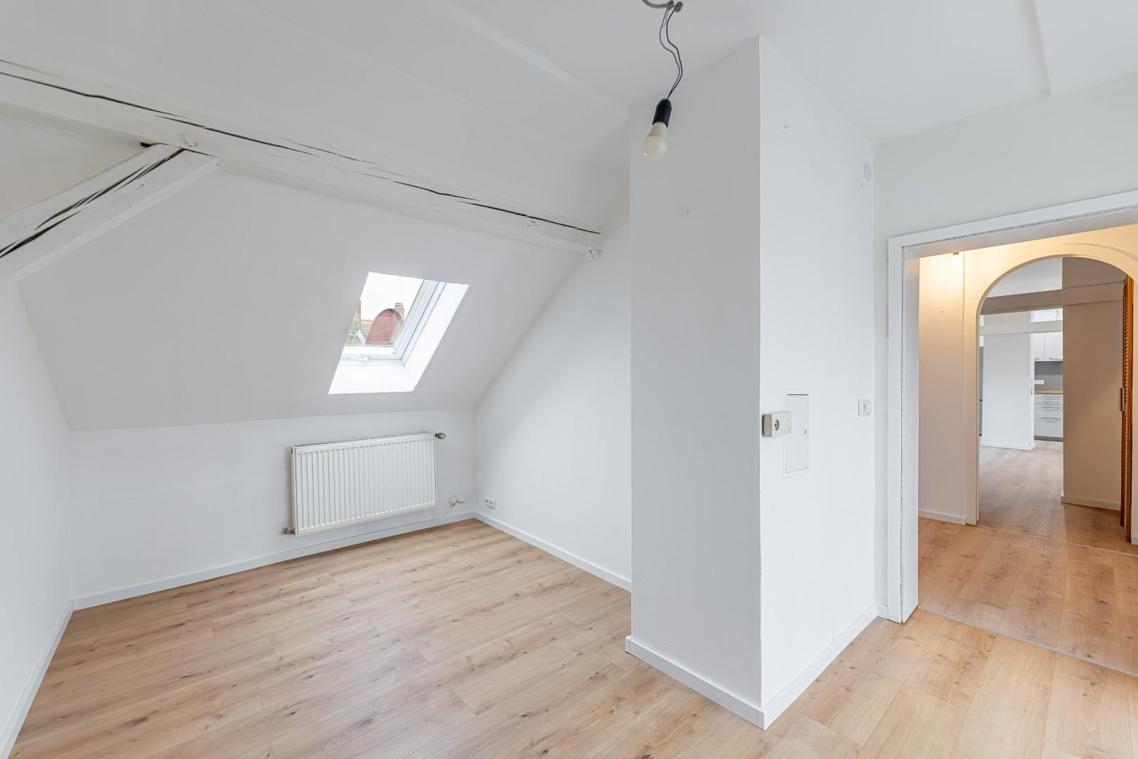 Wunderschöne 3 Zi Dachgeschoss Wohnung mit Balkon und Küche – Konradstr., 90429 Nürnberg(Muggenhof) – Vorschaubild 10