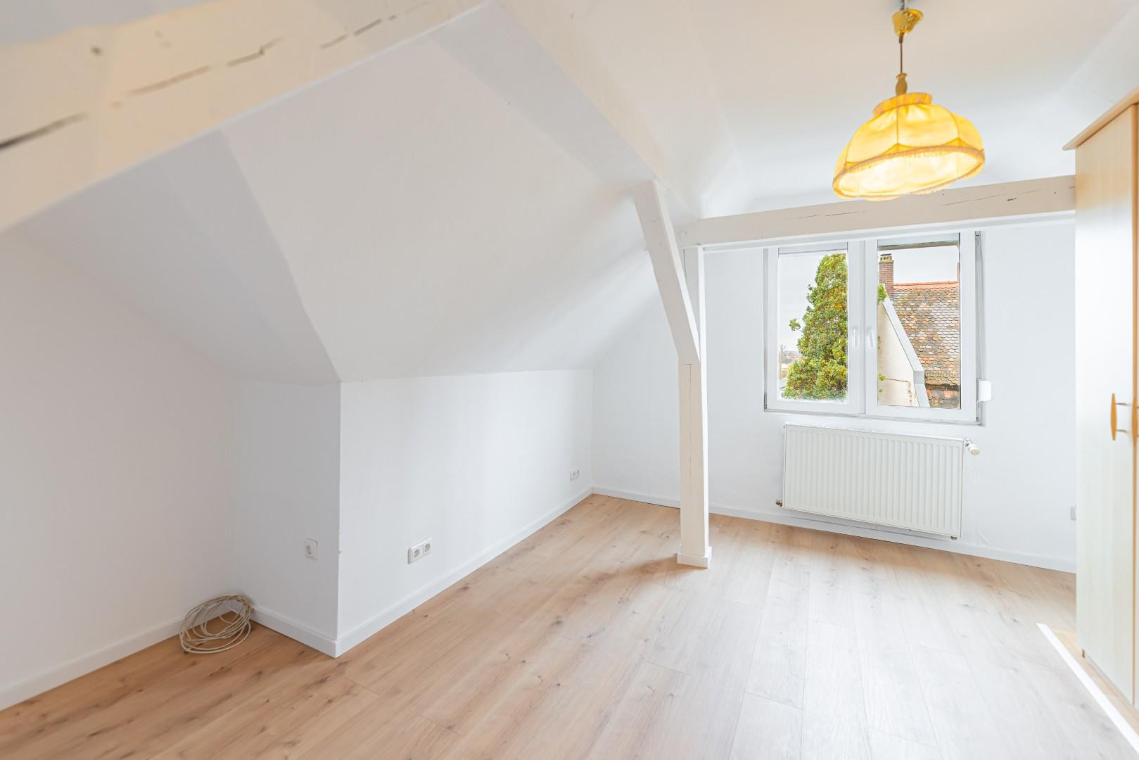 Wunderschöne 3 Zi Dachgeschoss Wohnung mit Balkon und Küche – Konradstr., 90429 Nürnberg(Muggenhof) – Vorschaubild 12