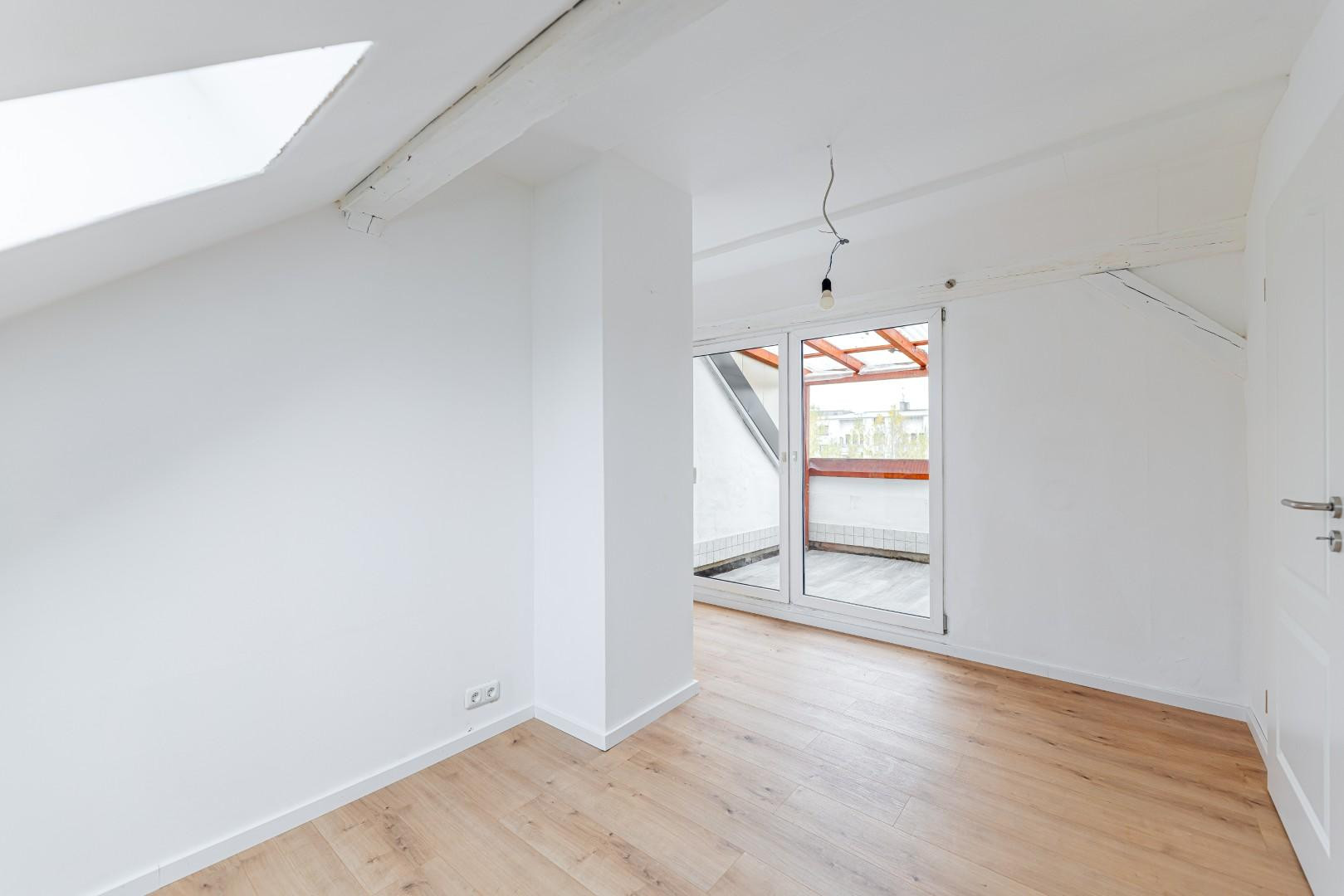 Wunderschöne 3 Zi Dachgeschoss Wohnung mit Balkon und Küche – Konradstr., 90429 Nürnberg(Muggenhof) – Vorschaubild 9