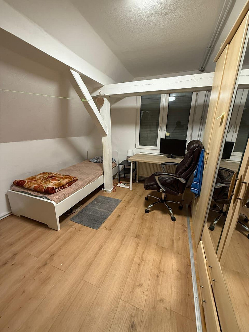 Wunderschöne 3 Zi Dachgeschoss Wohnung mit Balkon und Küche – Konradstr., 90429 Nürnberg(Muggenhof) – Vorschaubild 18