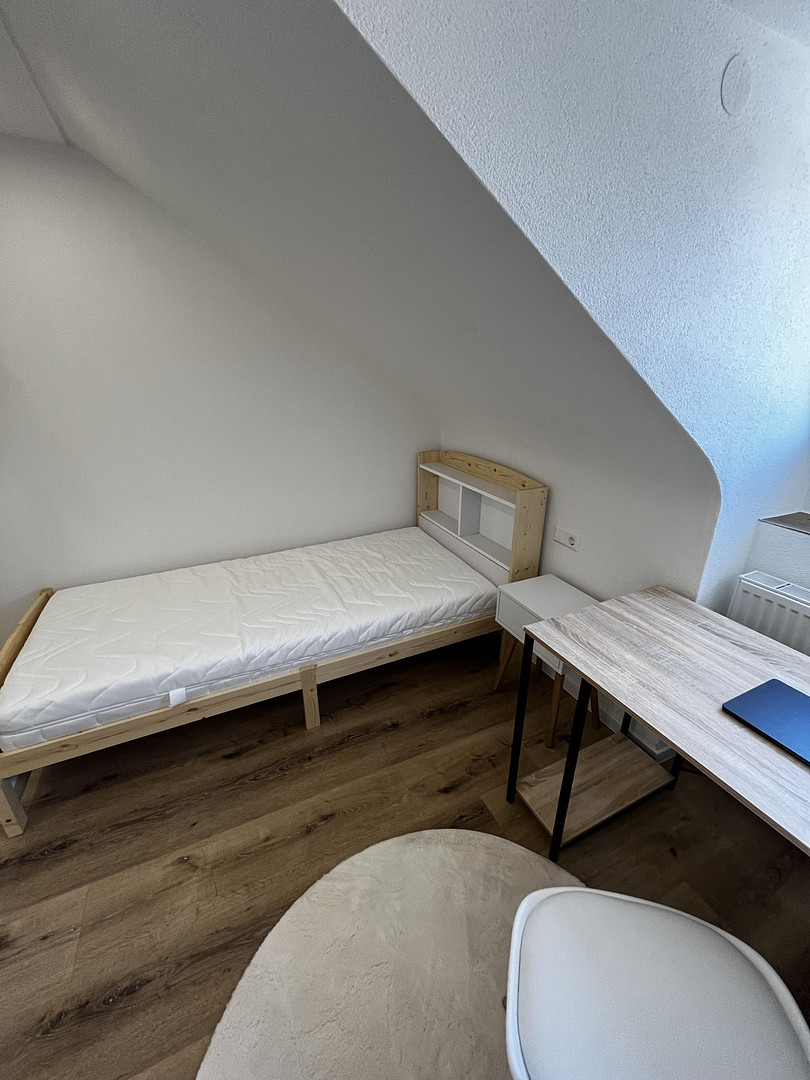Vollmöbliertes WG-Zimmer nähe Stadtzentrum Heilbronn frei ab sofort – Käferflugstraße 24, 74076 Heilbronn – Vorschaubild 3