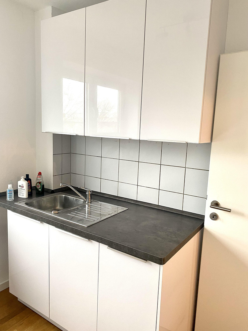 Aufzug*EBK*Balkon*moderne Heizung* – Jugenheimer Str. 48a, 60528 Frankfurt am Main(Niederrad) – Vorschaubild 3