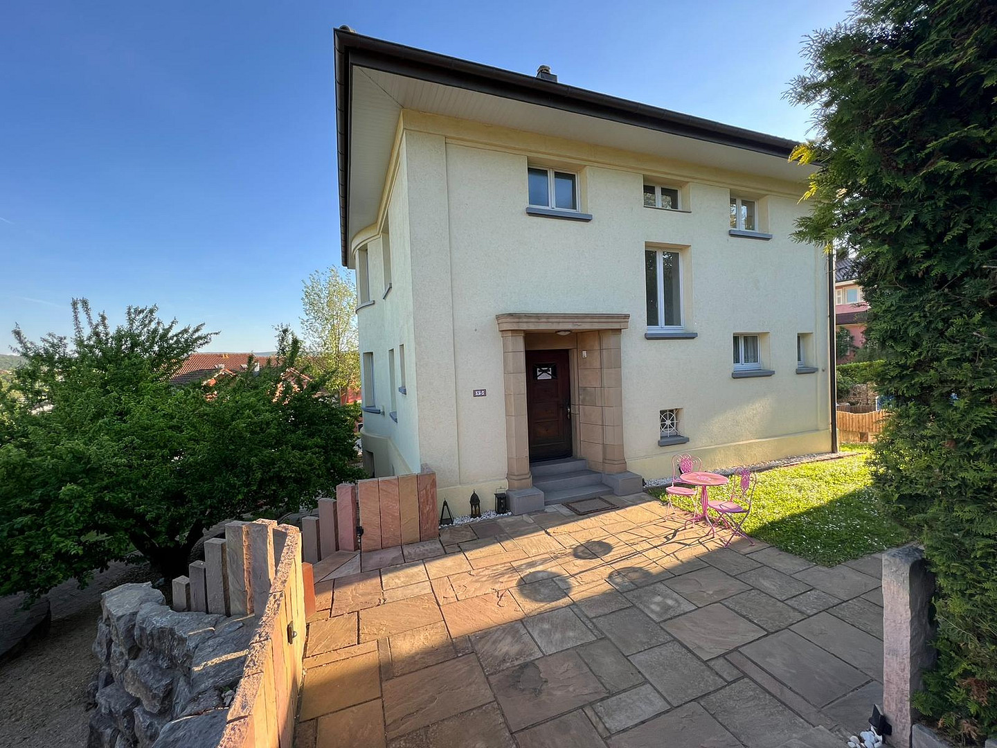 Freistehendes 2 Familienhaus  auf 1061 qm Baugrundstück