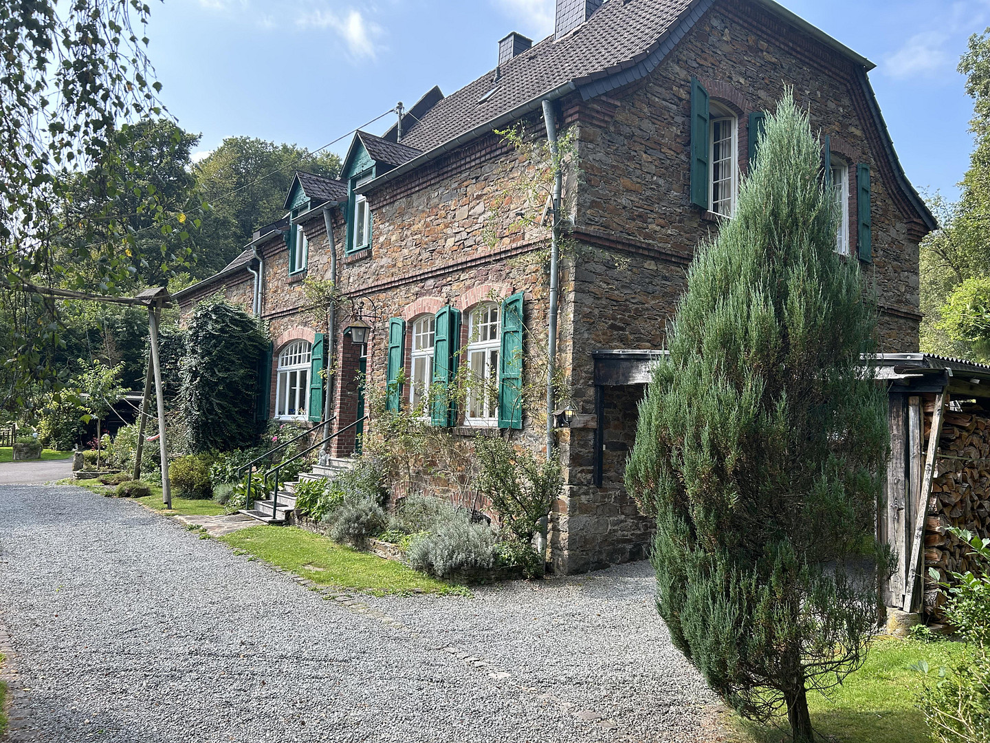 Einzigartiges Forstanwesen mit historischem Charme und  Wirtschaftsgebäude – Hellenthal – Vorschaubild 4