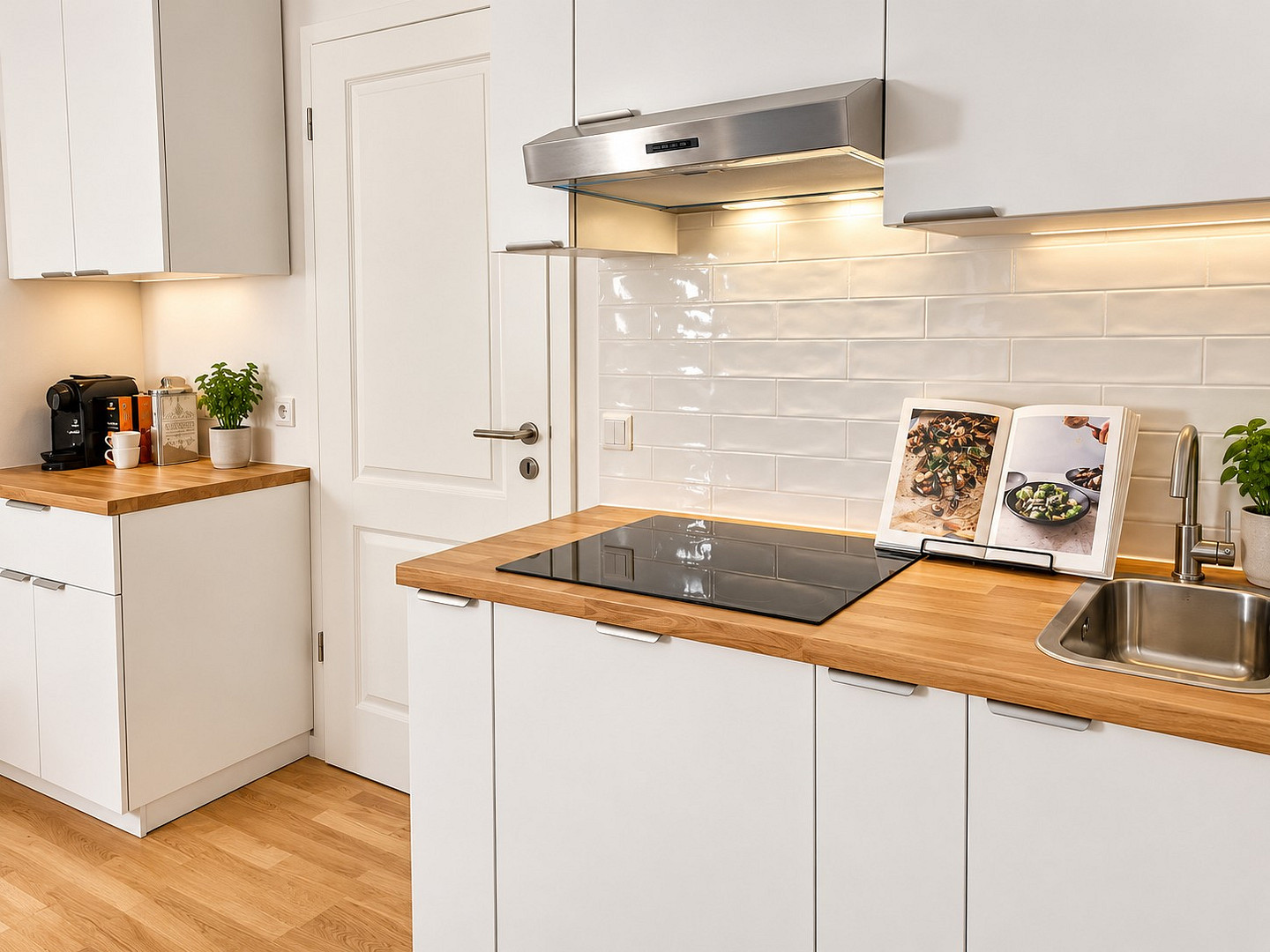 Bestlage Mitte- 2,5 Zimmer Wohnung mit Balkon – Foto 4