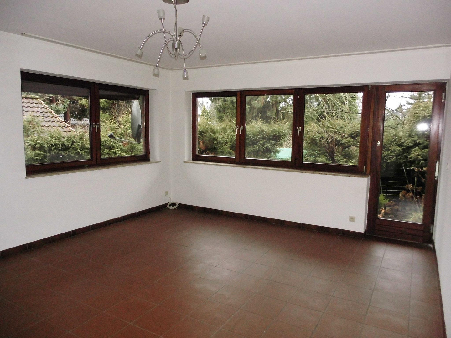 Einfamilienhaus im Grünen  ruhige Wohnstraße 30 km/h, S-Bahn S5 Schnelsen-Süd , Ohne Makler – Franzosenheide, 22457 Hamburg-Schnelsen(Schnelsen) – Vorschaubild 4