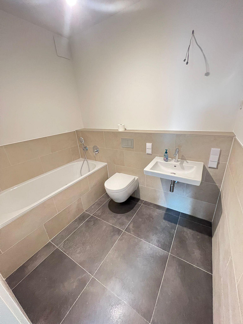 Moderne 4-Zimmer Wohnung mit Südbalkon, Einbauküche und Tiefgaragenstellplatz (Neubau), von privat – Foto 10