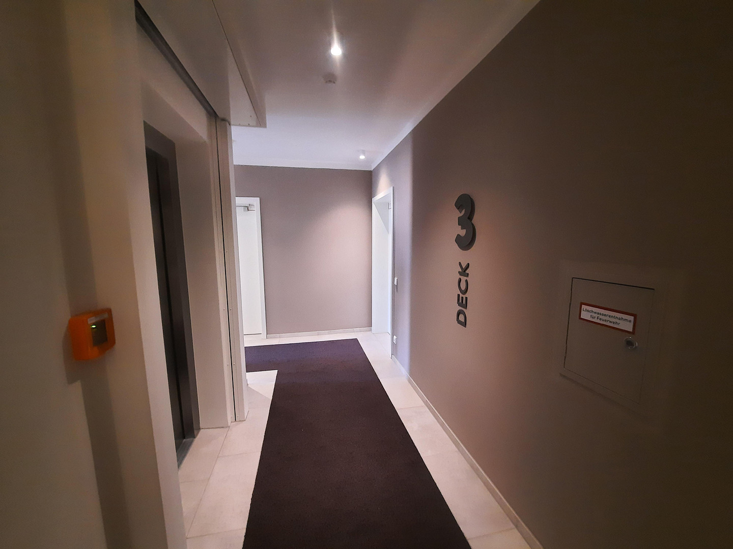 Moderne 4-Zimmer Wohnung mit Südbalkon, Einbauküche und Tiefgaragenstellplatz (Neubau), von privat – Foto 17