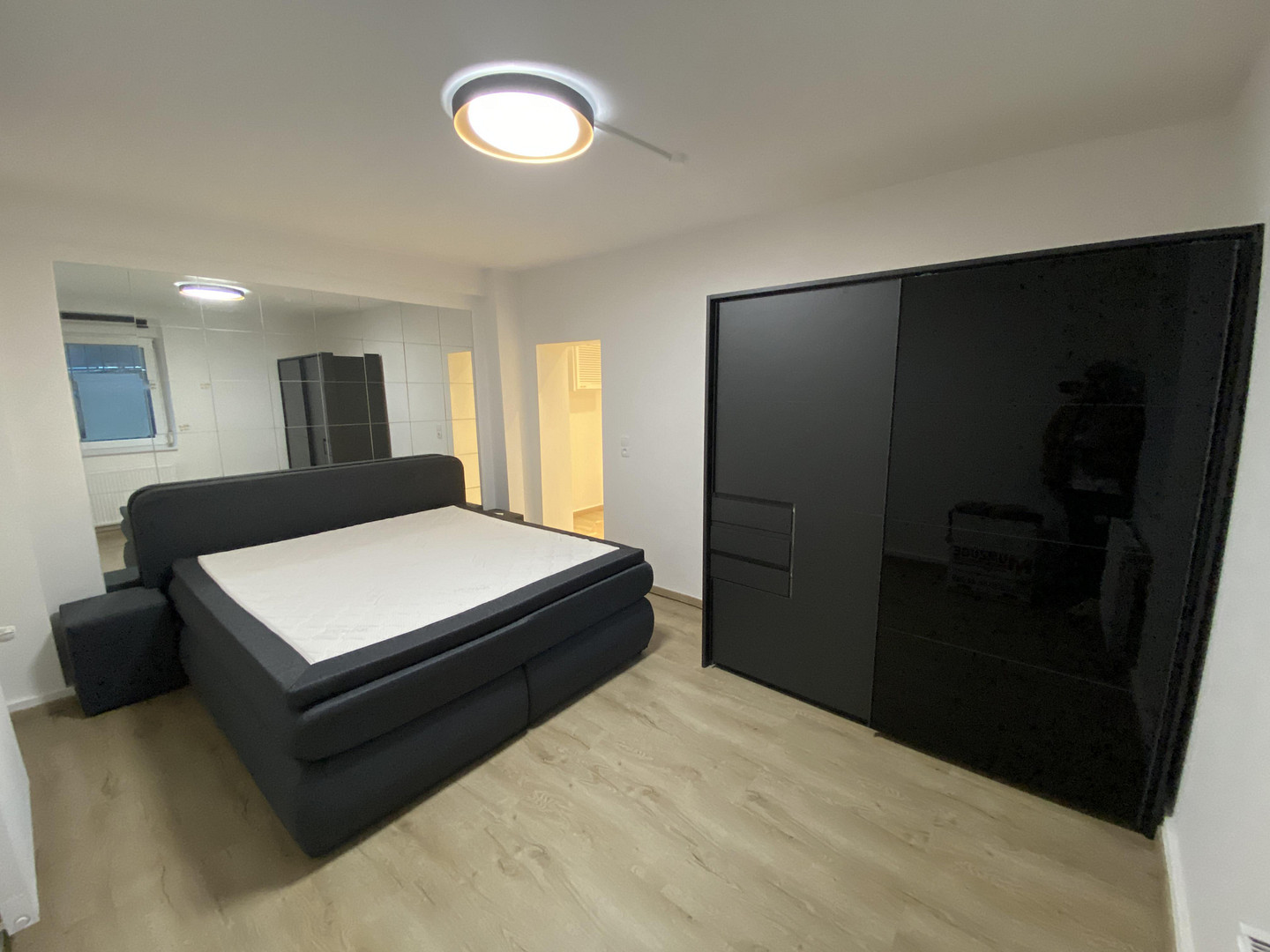 Renoviert, Möbliert, Erstbezug, Eigener Eingang, Zentral – Senefelderstraße 100, 70176 Stuttgart(West) – Vorschaubild 3