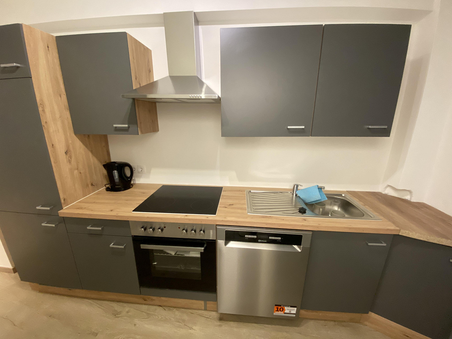 Renoviert, Möbliert, Erstbezug, Eigener Eingang, Zentral – Senefelderstraße 100, 70176 Stuttgart(West) – Vorschaubild 8