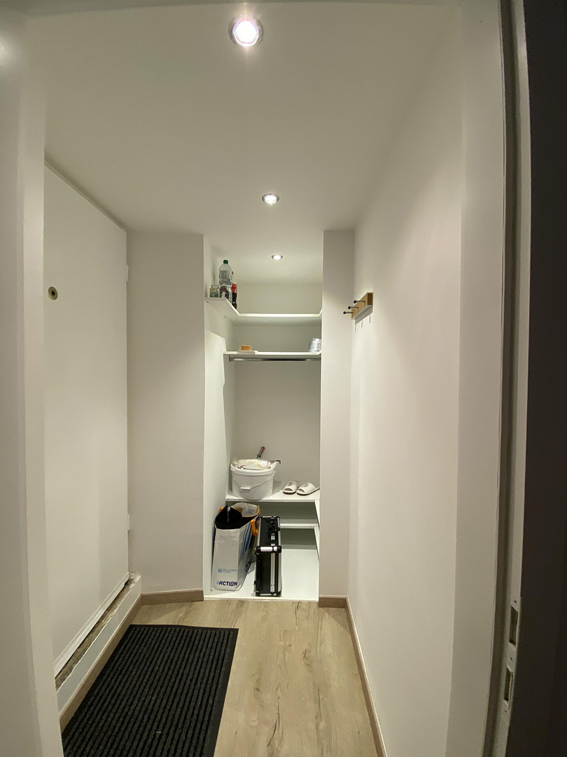 Renoviert, Möbliert, Erstbezug, Eigener Eingang, Zentral – Senefelderstraße 100, 70176 Stuttgart(West) – Vorschaubild 2