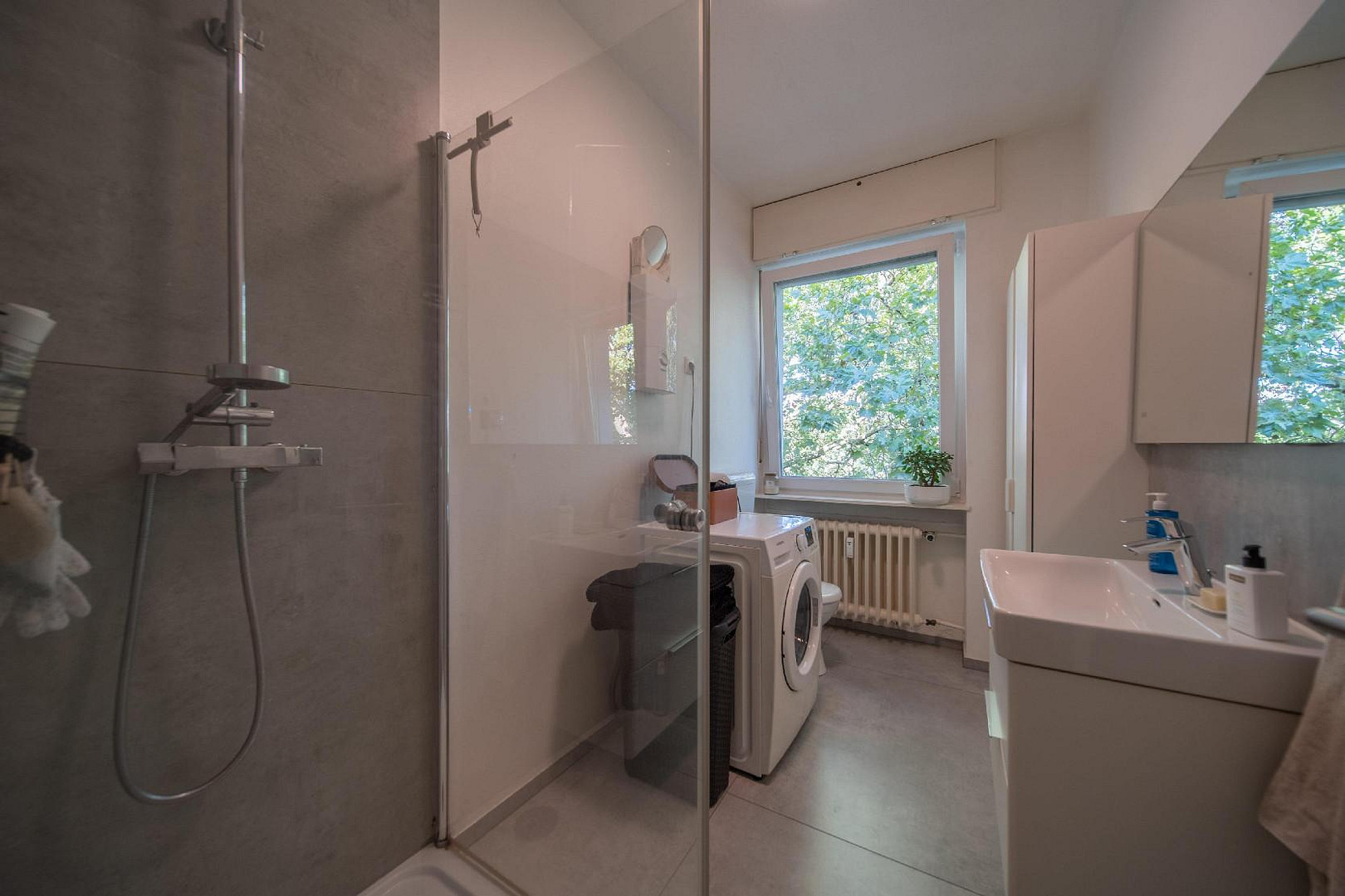 Geschmackvolle, modernisierte 2-Zimmer-Wohnung mit gehobener Innenausstattung und Einbauküche – Dechant-Plein-Straße 7, 56070 Koblenz – Vorschaubild 8